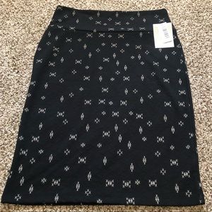 Large Black Patterned LuLaRoe Cassie Skirt -NWT